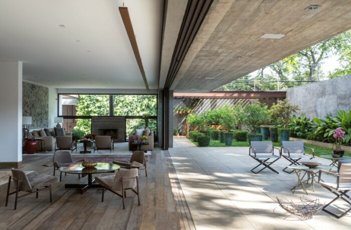 vão grande entre sala e quintal